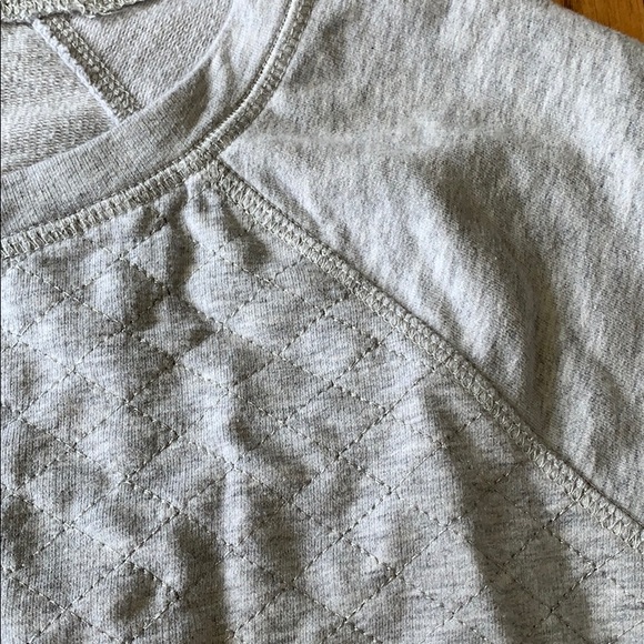 Cute comfortable pullover! - Picture 3 of 3